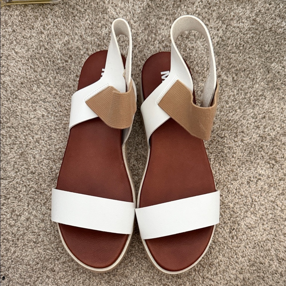 MIA White and Tan Women's Sandals